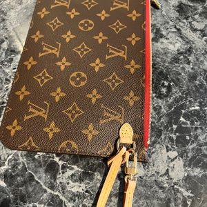 Louis Vuitton Monogram Neverfull wristlet pouch